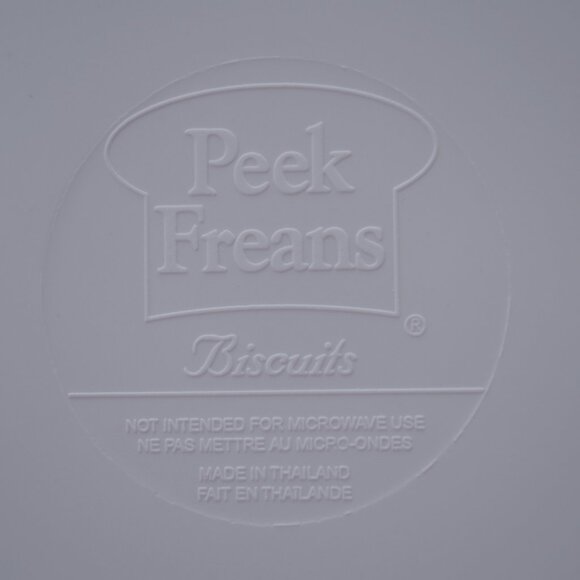 Cute Small Christmas Tray By Peek Ferns Biscuits - Picture 4 of 5